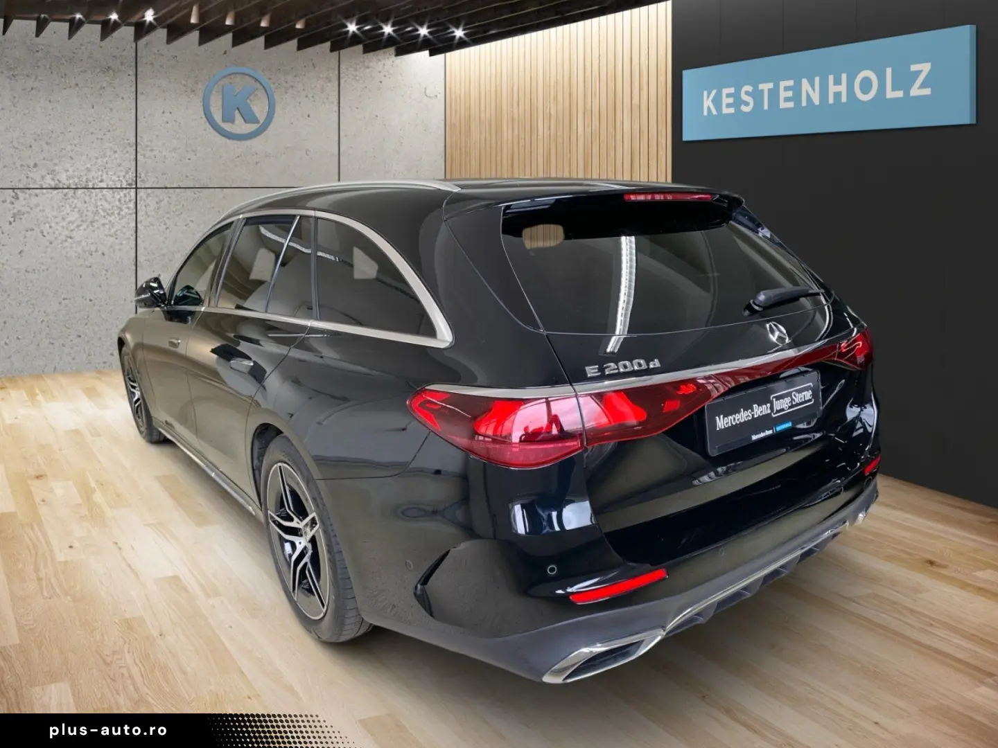 MERCEDES-BENZ E 200 d T  AMG AHK MEMO PANO 360 KAM DISTR
