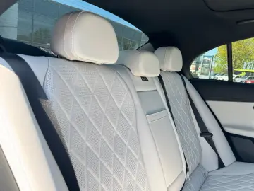 MERCEDES-BENZ E 200 AMG Premium  Superscreen 20 Zoll