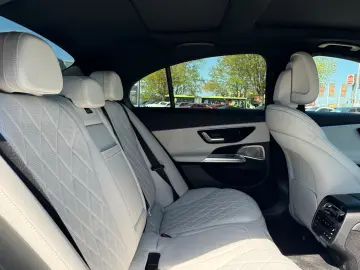 MERCEDES-BENZ E 200 AMG Premium  Superscreen 20 Zoll