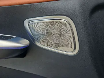 MERCEDES-BENZ GLC 300 4M AMG Night AHK Pano Memory 3…