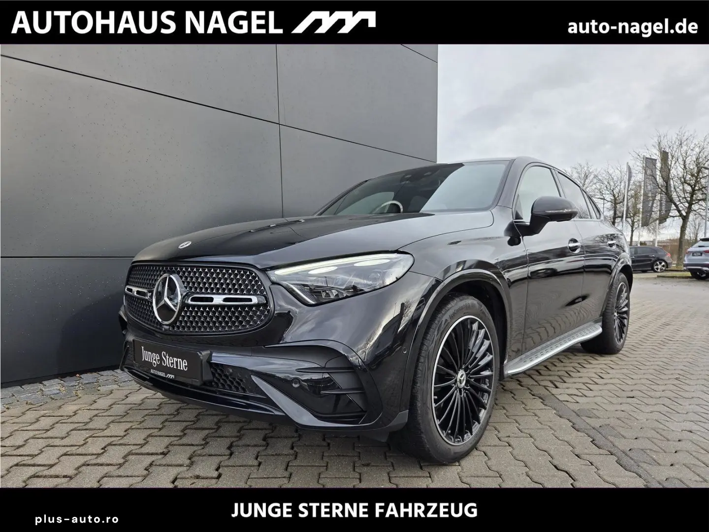 MERCEDES-BENZ GLC 300 d 4M AMG AIRMATIC AHK PANO DISTR STHZ