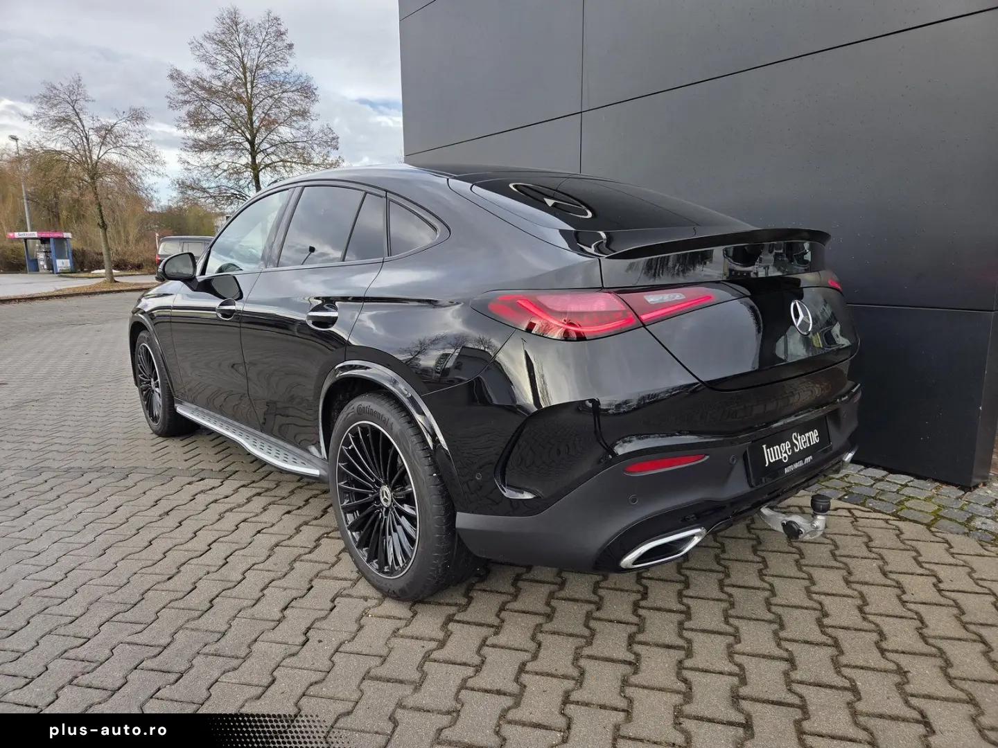 MERCEDES-BENZ GLC 300 d 4M AMG AIRMATIC AHK PANO DISTR STHZ