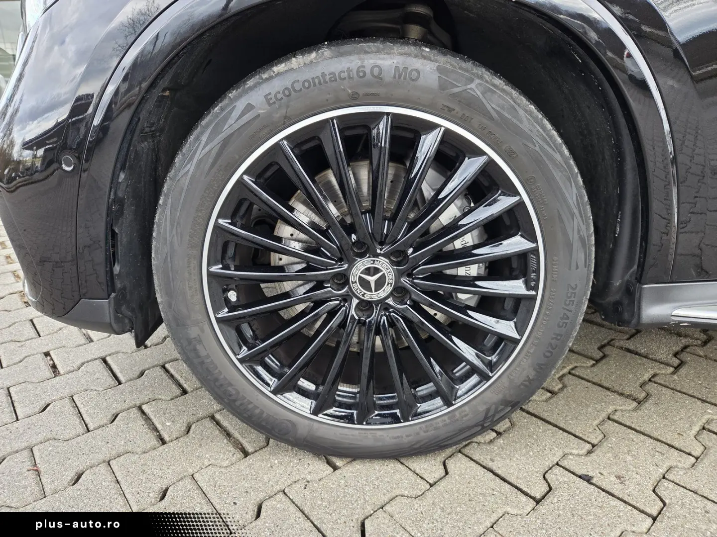 MERCEDES-BENZ GLC 300 d 4M AMG AIRMATIC AHK PANO DISTR STHZ