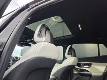 MERCEDES-BENZ GLC 300 d 4M AMG AIRMATIC AHK PANO DISTR STHZ