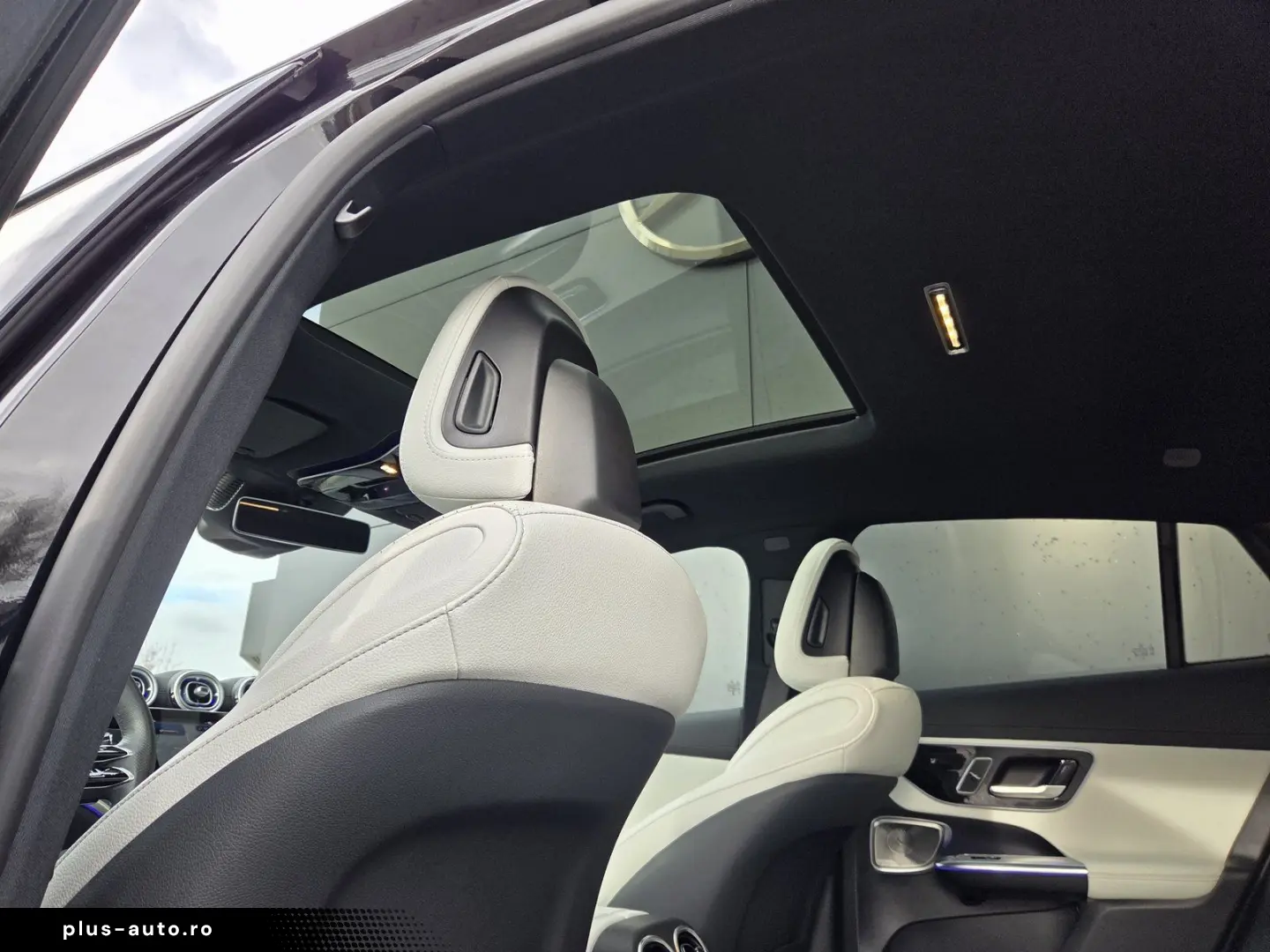 MERCEDES-BENZ GLC 300 d 4M AMG AIRMATIC AHK PANO DISTR STHZ