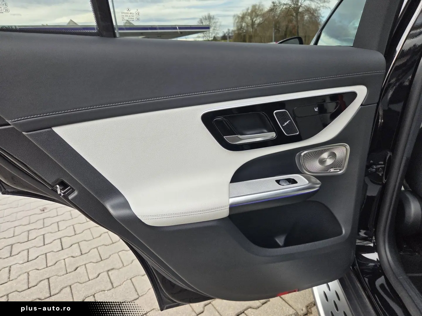 MERCEDES-BENZ GLC 300 d 4M AMG AIRMATIC AHK PANO DISTR STHZ