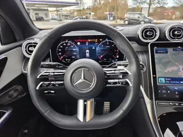 MERCEDES-BENZ GLC 300 d 4M AMG AIRMATIC AHK PANO DISTR STHZ