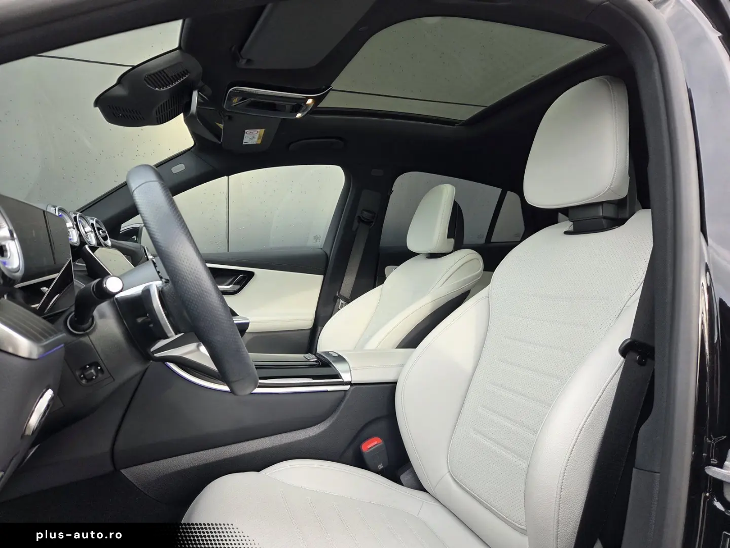 MERCEDES-BENZ GLC 300 d 4M AMG AIRMATIC AHK PANO DISTR STHZ