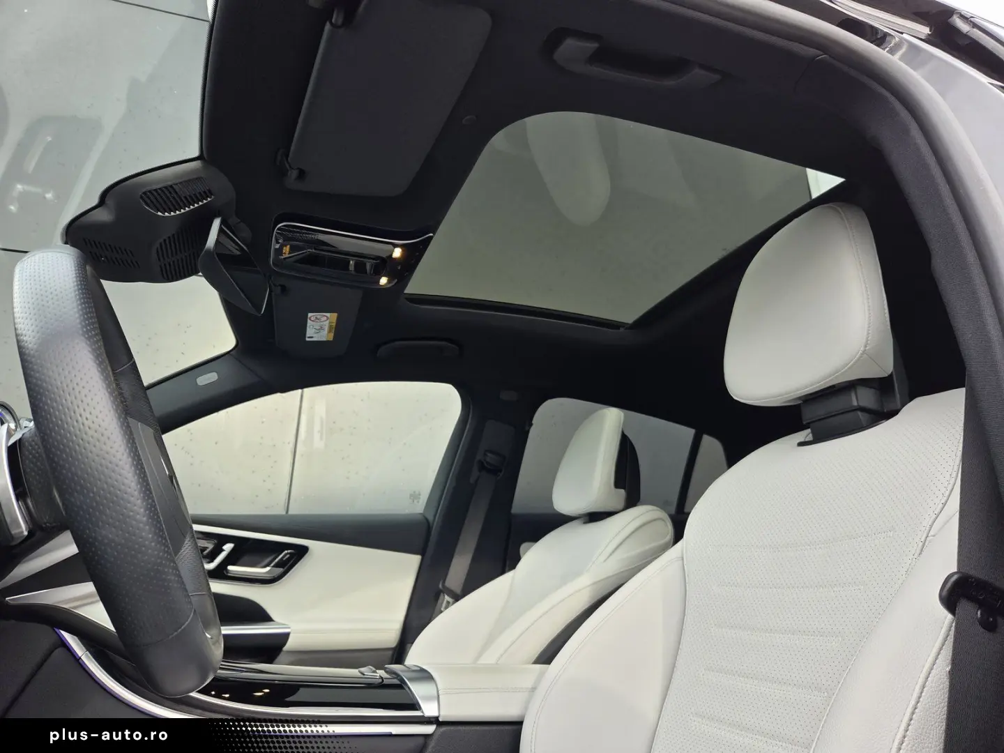 MERCEDES-BENZ GLC 300 d 4M AMG AIRMATIC AHK PANO DISTR STHZ