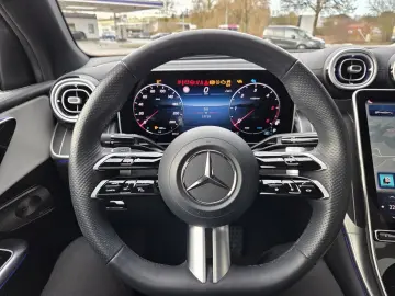 MERCEDES-BENZ GLC 300 d 4M AMG AIRMATIC AHK PANO DISTR STHZ