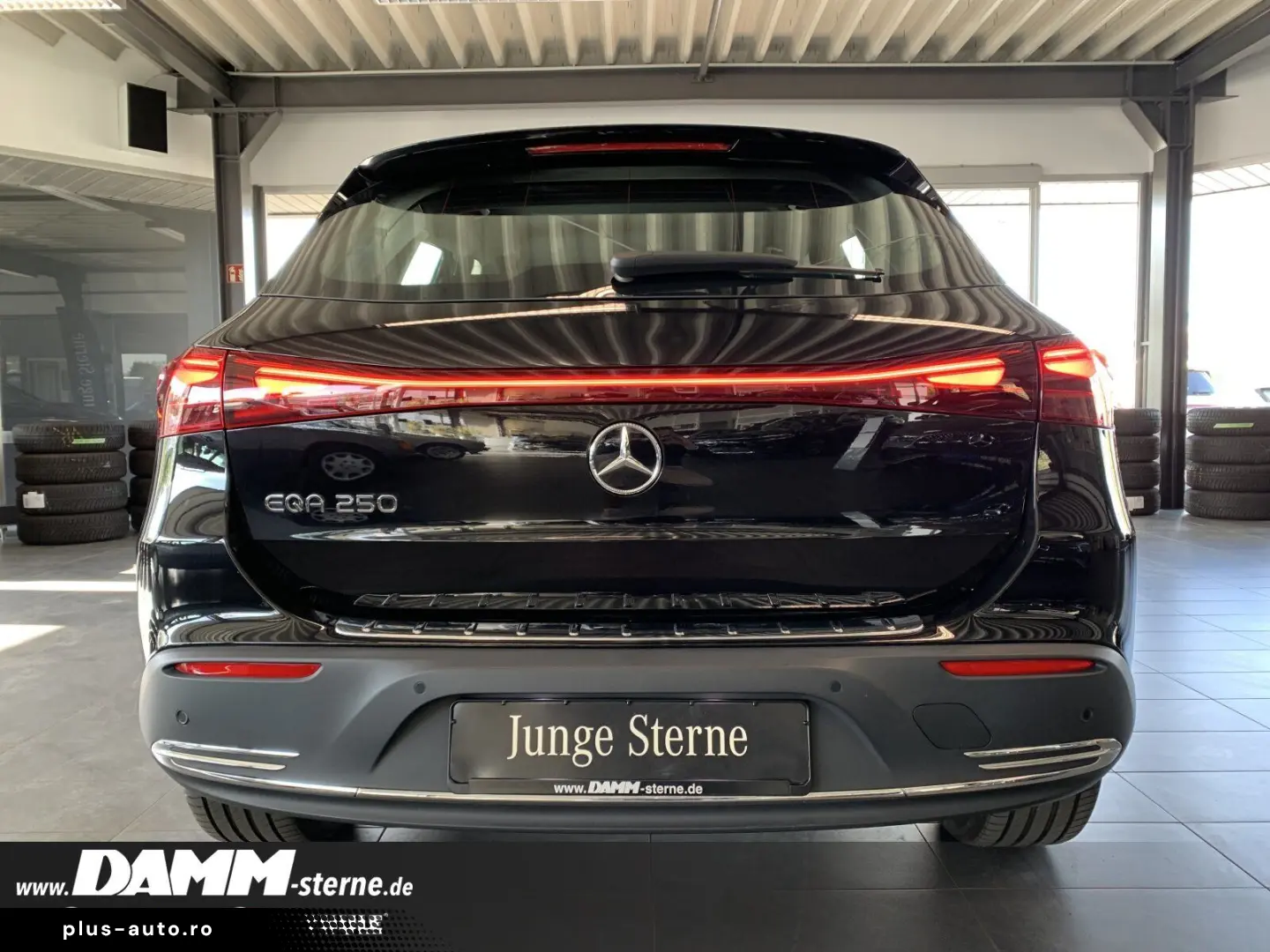 MERCEDES-BENZ EQA 250 Progressive CarPlay