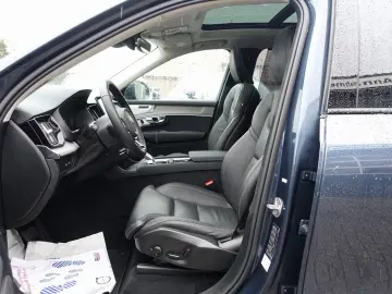 VOLVO XC90 Ultra Dark T8 AWD FourC B&W AHK Pano 360