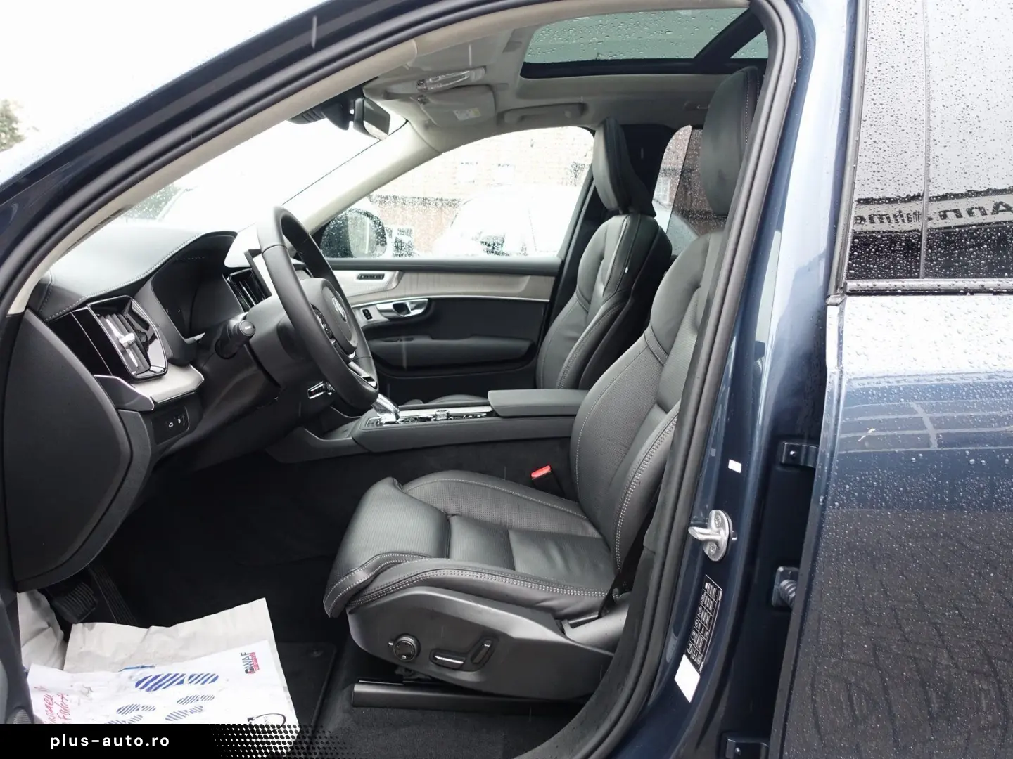 VOLVO XC90 Ultra Dark T8 AWD FourC B&W AHK Pano 360
