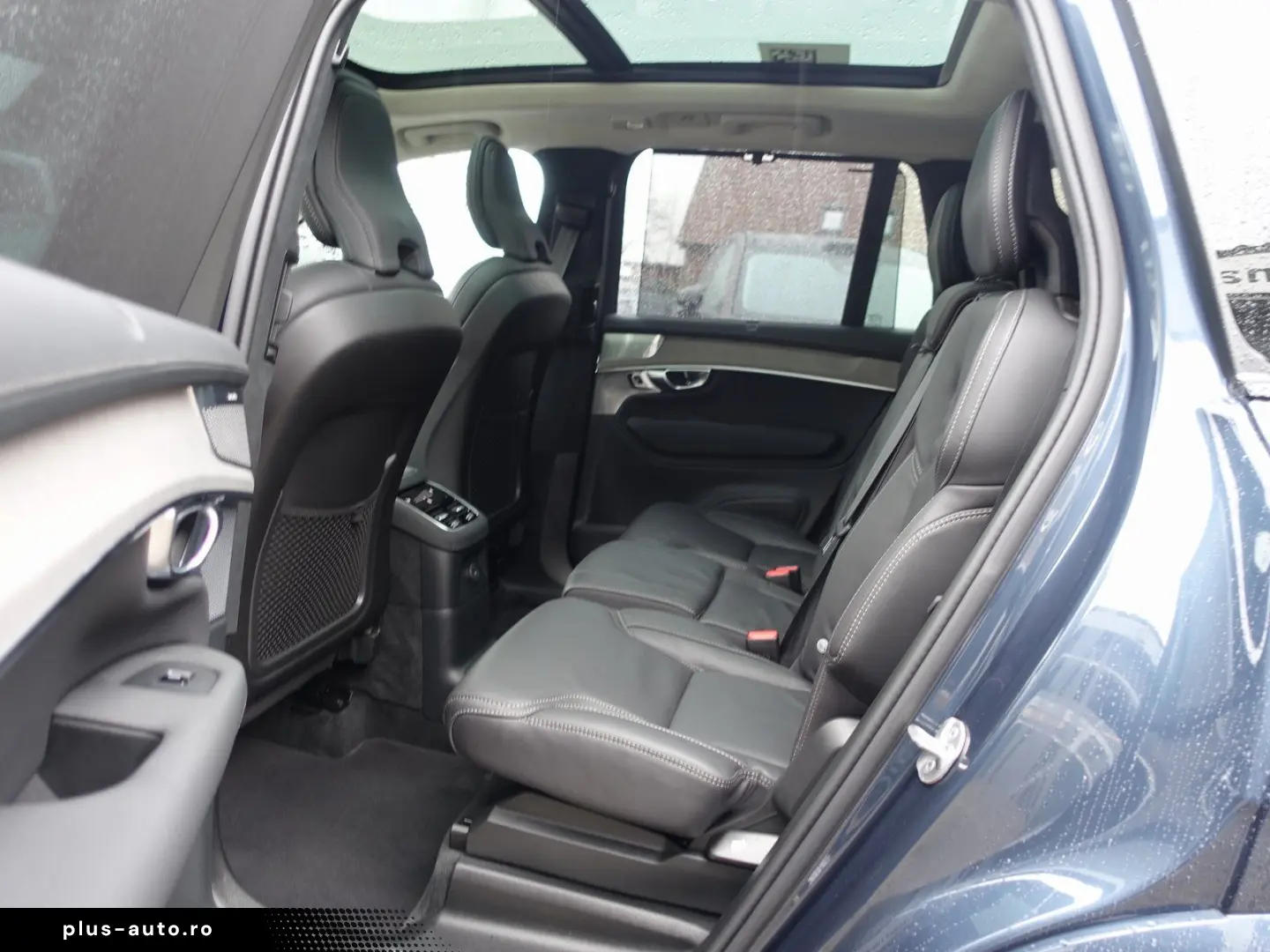VOLVO XC90 Ultra Dark T8 AWD FourC B&W AHK Pano 360