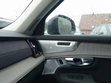 VOLVO XC90 Ultra Dark T8 AWD FourC B&W AHK Pano 360