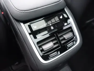 VOLVO XC90 Ultra Dark T8 AWD FourC B&W AHK Pano 360