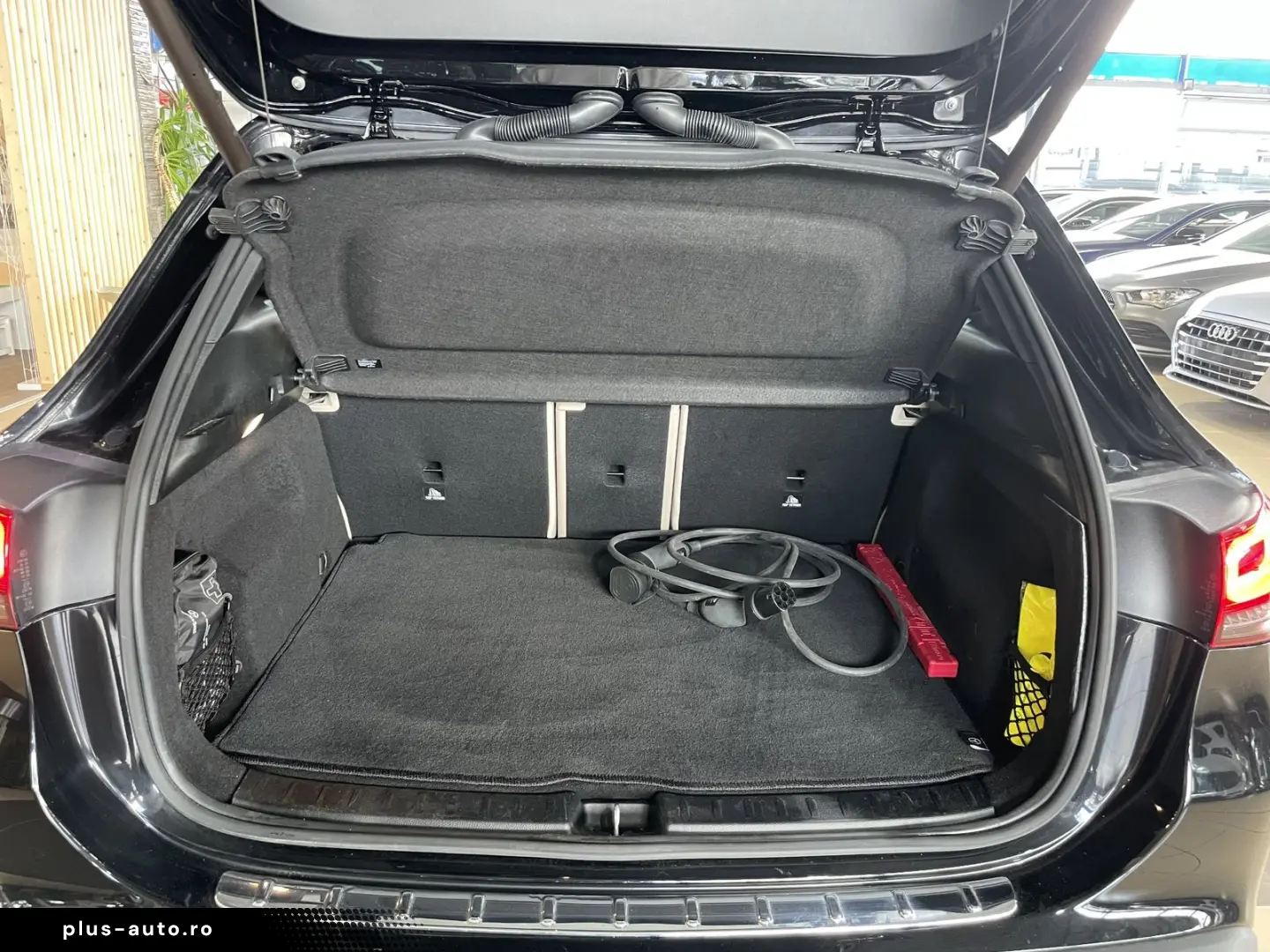 MERCEDES-BENZ EQA 250 Progressive Pano. SHZ PDC Navi&hellip;