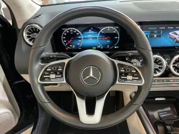 MERCEDES-BENZ EQA 250 Progressive Pano. SHZ PDC Navi&hellip;