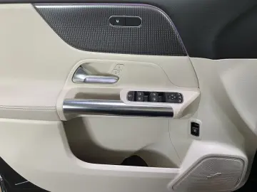 MERCEDES-BENZ EQA 250 Progressive Pano. SHZ PDC Navi&hellip;