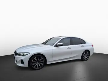 BMW 320i Limo LivePlus GSD AHK SpoSi Tempo DAB 18