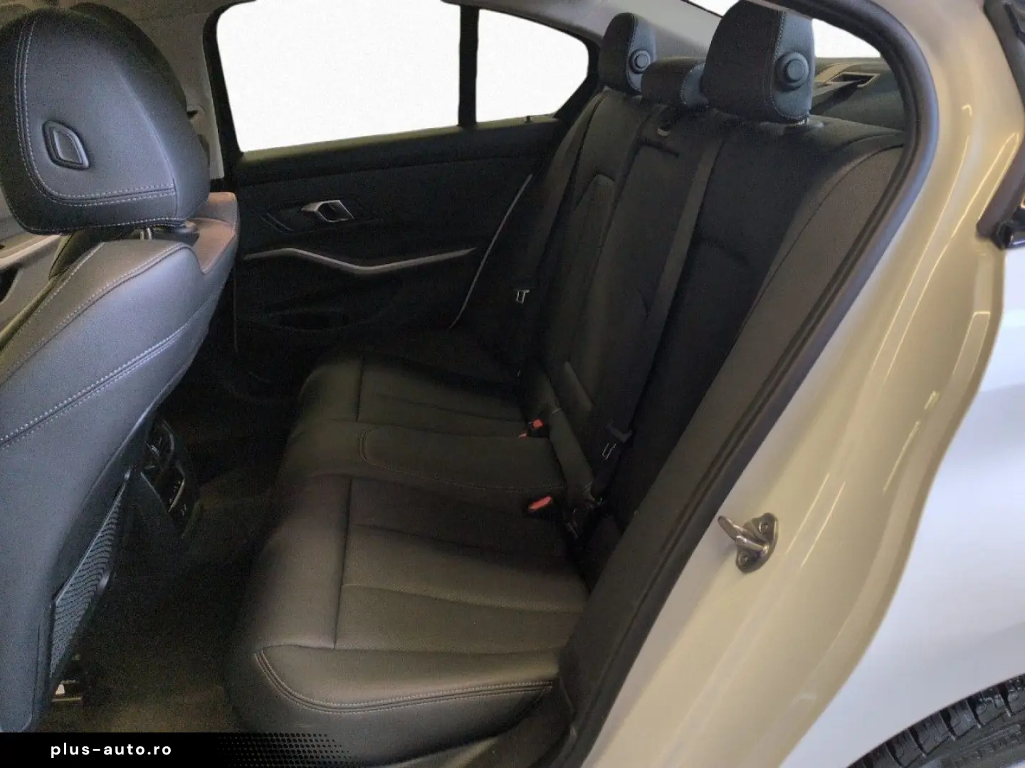 BMW 320i Limo LivePlus GSD AHK SpoSi Tempo DAB 18