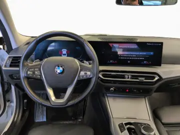 BMW 320i Limo LivePlus GSD AHK SpoSi Tempo DAB 18