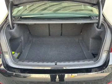 BMW 320iA Lim. Standh.LiveCock.ACC.LED.ParkAss.Keyl.