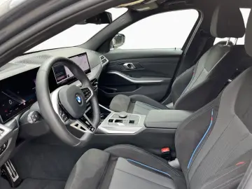 BMW 320i Lim M SPORT AdLED AHK HUD 360  HiFi St Go