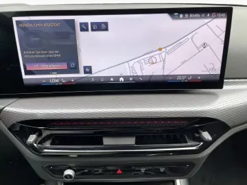 BMW 320i Lim M SPORT AdLED AHK HUD 360  HiFi St Go