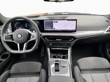 BMW 320i Lim M SPORT AdLED AHK HUD 360  HiFi St Go