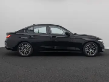 BMW 330i DigitalKey DAB Komfort HiFi Leder 18Zoll