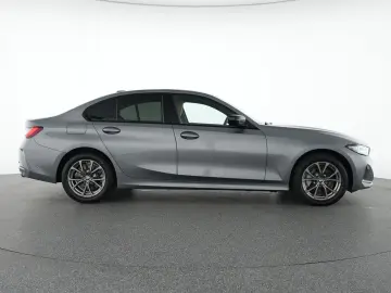 BMW 330i xDrive Schiebedach Harman-Kardon Navi Kamer
