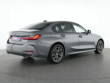 BMW 330i xDrive Schiebedach Harman-Kardon Navi Kamer