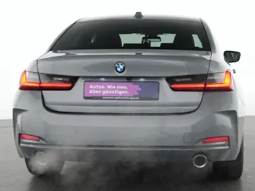 BMW 330i xDrive Schiebedach Harman-Kardon Navi Kamer
