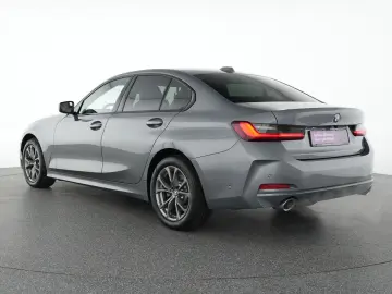 BMW 330i xDrive Schiebedach Harman-Kardon Navi Kamer