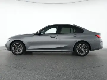 BMW 330i xDrive Schiebedach Harman-Kardon Navi Kamer
