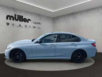 BMW 330i M SPORT LED GLASDACH HARMAN KARDON