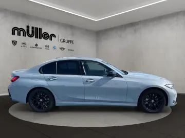 BMW 330i M SPORT LED GLASDACH HARMAN KARDON