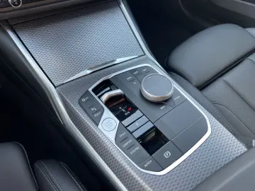 BMW 330i M SPORT LED GLASDACH HARMAN KARDON