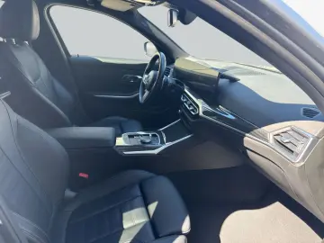 BMW 330e Aut.  AHK Sportpaket