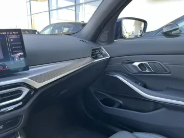 BMW 330i xDrive M Sport HUD Adap.LED SHz Mem. PA