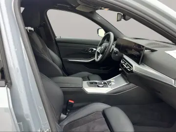 BMW 330i xDrive Limousine M Sport Standheizung HiFi