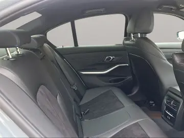 BMW 330i xDrive Limousine M Sport Standheizung HiFi