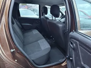 Dacia Duster 1.5 dci 4x4 2011 Tapiterie material Euro5