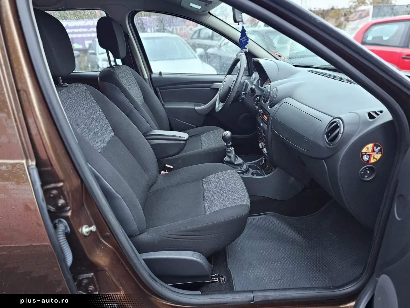 Dacia Duster 1.5 dci 4x4 2011 Tapiterie material Euro5