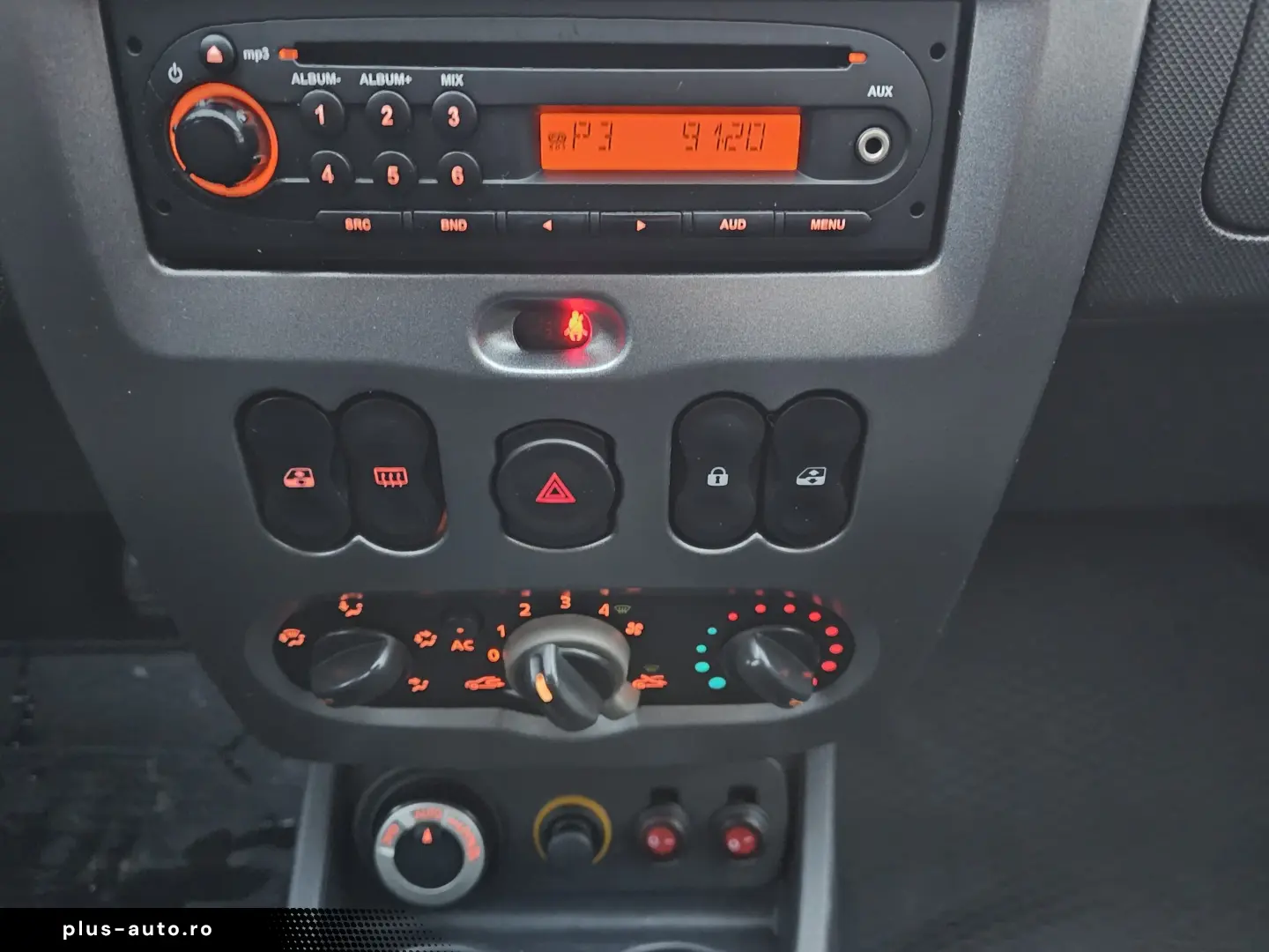 Dacia Duster 1.5 dci 4x4 2011 Tapiterie material Euro5