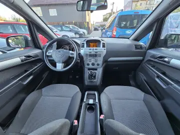 Opel Zafira 1.6 MPI 2010