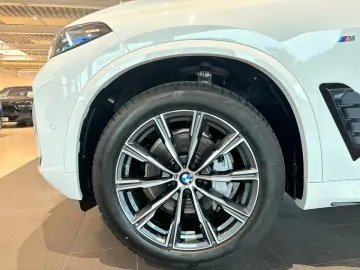 BMW X5 xDrive40d M Sportpaket Innovationsp. AHK RFT