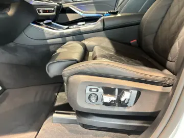BMW X5 xDrive40d M Sportpaket Innovationsp. AHK RFT