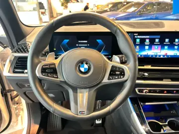 BMW X5 xDrive40d M Sportpaket Innovationsp. AHK RFT